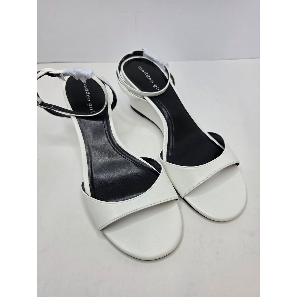 Madden Girl Laineyy White Wedge Sandals Size 10 Vacation Coastal